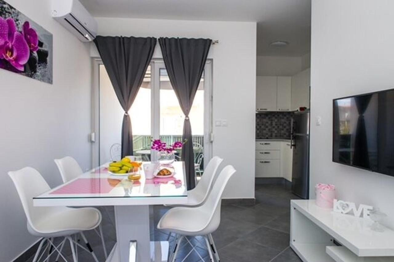 Apartments Zdeslav 로고즈니차 외부 사진